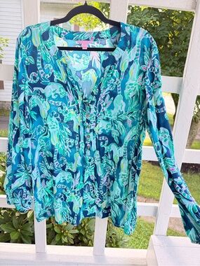 Lilly Pulitzer Teal Aqua Navy Floral Pintuck V-Neck Blouse